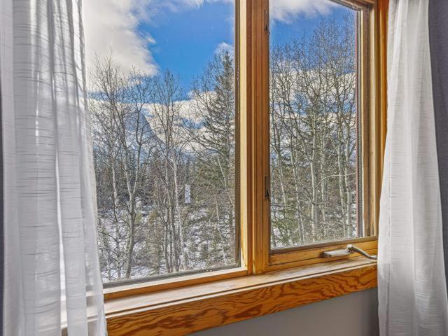 Creekside Downtown 2 Bedroom Managed By Little Sister Getaways Apartment *