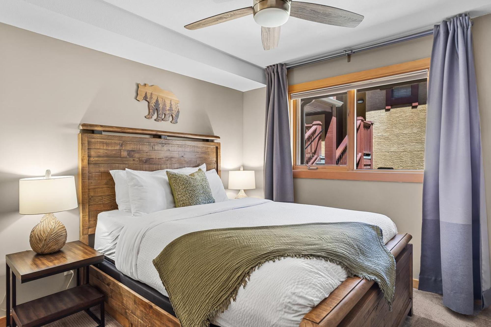 Apartment Creekside Downtown 2 Bedroom Managed By Little Sister Getaways Canmore
