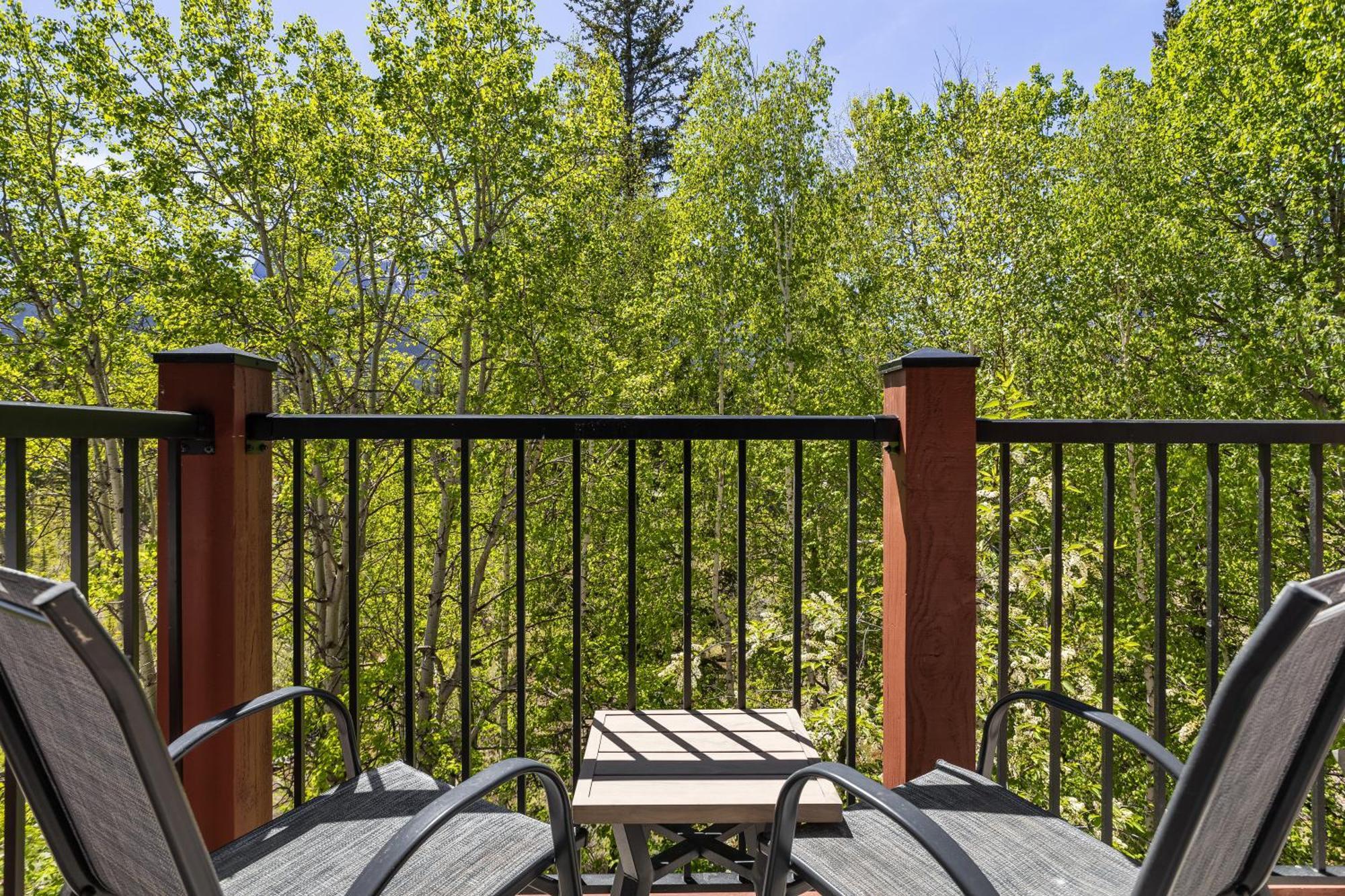 Creekside Downtown 2 Bedroom Managed By Little Sister Getaways * Canmore